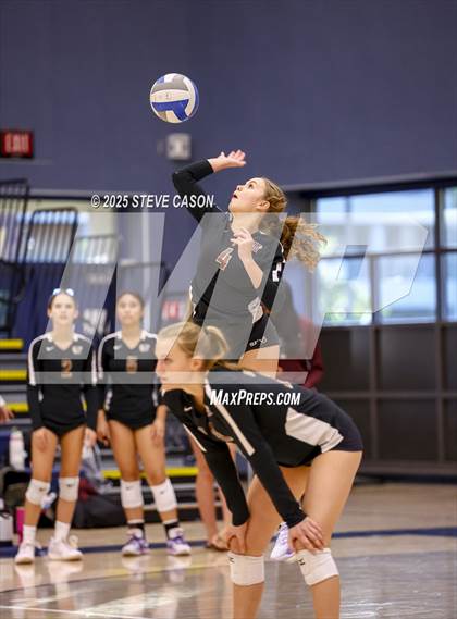 Thumbnail 1 in Whitney @ Vista del Lago photogallery.