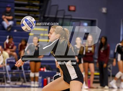 Thumbnail 2 in Whitney @ Vista del Lago photogallery.