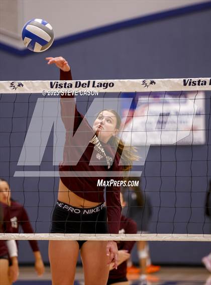 Thumbnail 1 in Whitney @ Vista del Lago photogallery.
