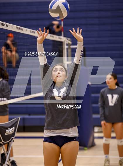 Thumbnail 2 in Whitney @ Vista del Lago photogallery.