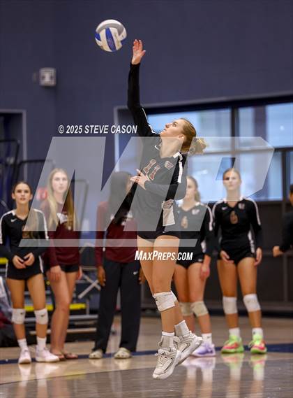 Thumbnail 2 in Whitney @ Vista del Lago photogallery.