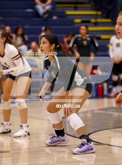 Thumbnail 1 in Whitney @ Vista del Lago photogallery.