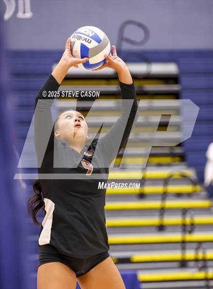 Thumbnail 2 in Whitney @ Vista del Lago photogallery.