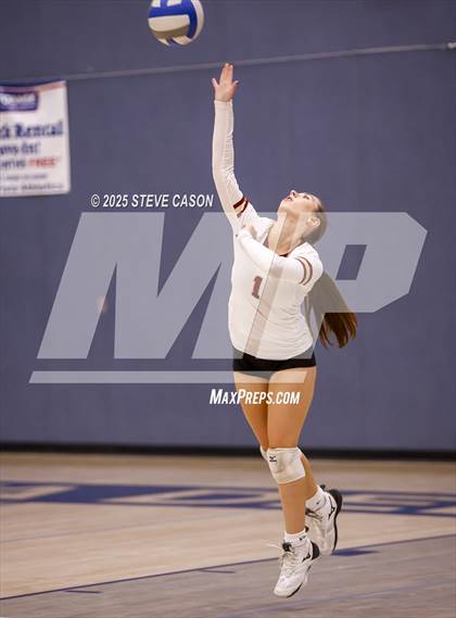 Thumbnail 2 in Whitney @ Vista del Lago photogallery.