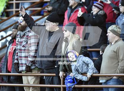 Thumbnail 3 in Yelm vs. Eastside Catholic (WIAA 3A State Final) photogallery.