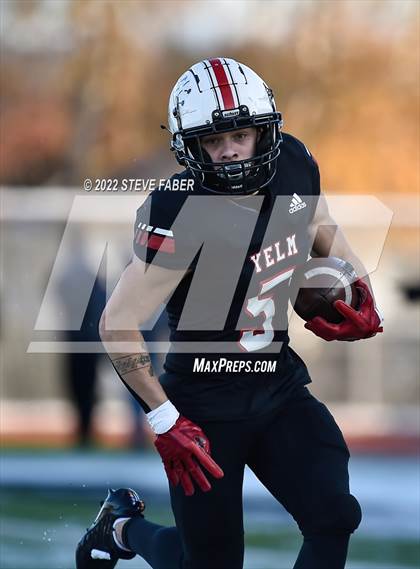 Thumbnail 3 in Yelm vs. Eastside Catholic (WIAA 3A State Final) photogallery.