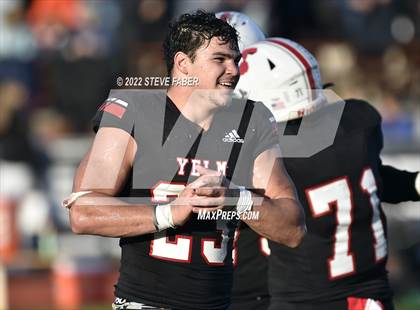Thumbnail 2 in Yelm vs. Eastside Catholic (WIAA 3A State Final) photogallery.