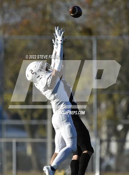 Thumbnail 3 in Yelm vs. Eastside Catholic (WIAA 3A State Final) photogallery.