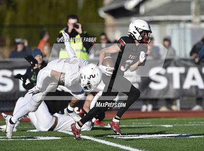 Thumbnail 3 in Yelm vs. Eastside Catholic (WIAA 3A State Final) photogallery.