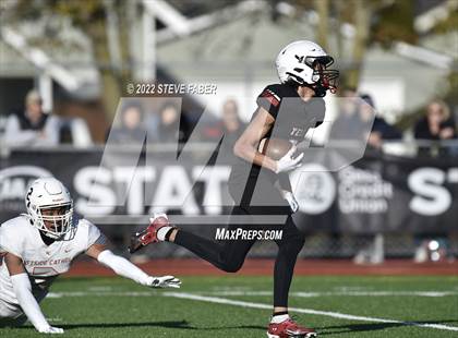 Thumbnail 2 in Yelm vs. Eastside Catholic (WIAA 3A State Final) photogallery.