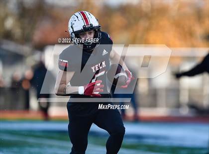 Thumbnail 2 in Yelm vs. Eastside Catholic (WIAA 3A State Final) photogallery.