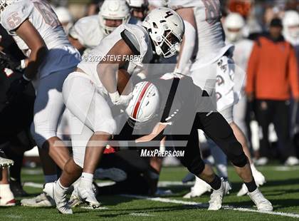 Thumbnail 3 in Yelm vs. Eastside Catholic (WIAA 3A State Final) photogallery.