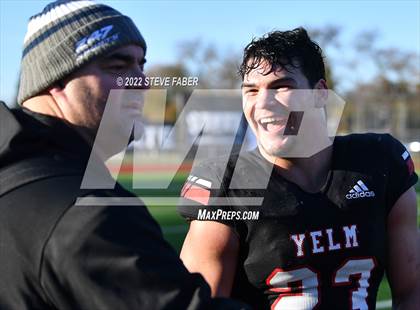 Thumbnail 2 in Yelm vs. Eastside Catholic (WIAA 3A State Final) photogallery.