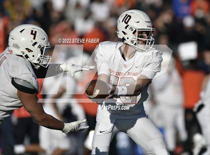 Thumbnail 2 in Yelm vs. Eastside Catholic (WIAA 3A State Final) photogallery.