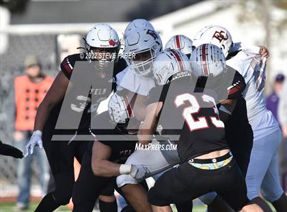 Thumbnail 3 in Yelm vs. Eastside Catholic (WIAA 3A State Final) photogallery.