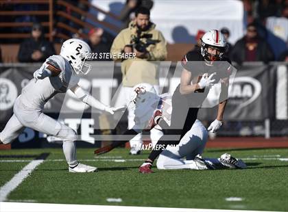 Thumbnail 1 in Yelm vs. Eastside Catholic (WIAA 3A State Final) photogallery.