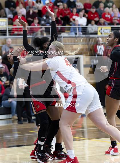Thumbnail 1 in Alton vs Incarnate Word (University City High School) photogallery.