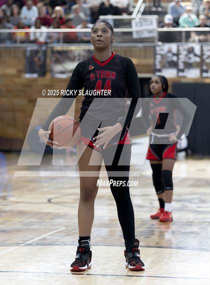 Thumbnail 3 in Alton vs Incarnate Word (University City High School) photogallery.