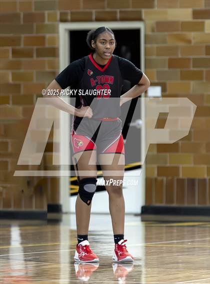 Thumbnail 1 in Alton vs Incarnate Word (University City High School) photogallery.