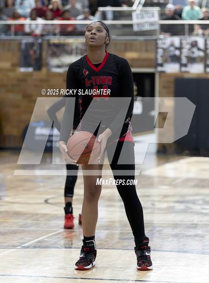 Thumbnail 1 in Alton vs Incarnate Word (University City High School) photogallery.
