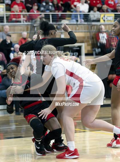 Thumbnail 2 in Alton vs Incarnate Word (University City High School) photogallery.