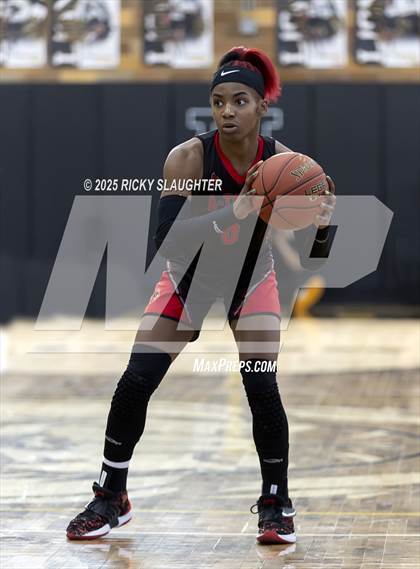 Thumbnail 1 in Alton vs Incarnate Word (University City High School) photogallery.
