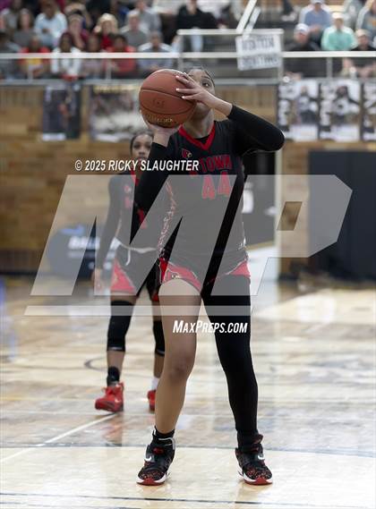 Thumbnail 2 in Alton vs Incarnate Word (University City High School) photogallery.