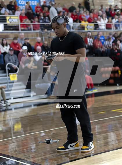 Thumbnail 1 in Alton vs Incarnate Word (University City High School) photogallery.