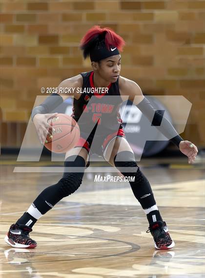 Thumbnail 2 in Alton vs Incarnate Word (University City High School) photogallery.