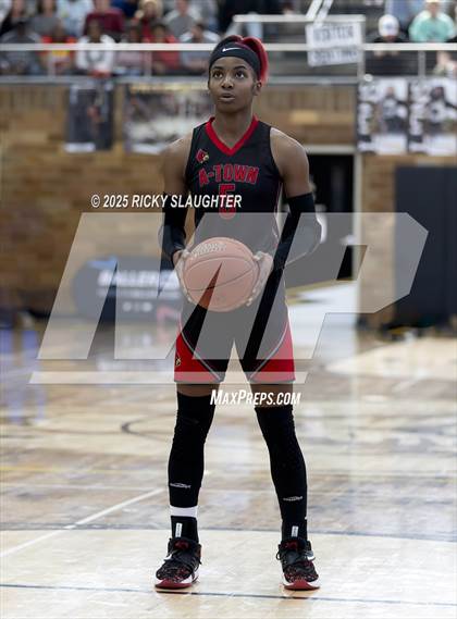 Thumbnail 2 in Alton vs Incarnate Word (University City High School) photogallery.