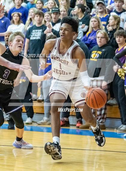 Thumbnail 1 in Brebeuf Jesuit Preparatory vs. Guerin Catholic (IHSAA 3A Sectional 27 semi-final) photogallery.
