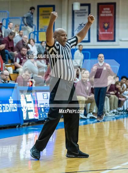 Thumbnail 1 in Brebeuf Jesuit Preparatory vs. Guerin Catholic (IHSAA 3A Sectional 27 semi-final) photogallery.