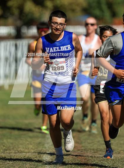 Thumbnail 3 in UIL 1A Boys Cross Country State Final photogallery.