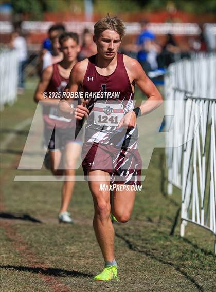Thumbnail 3 in UIL 1A Boys Cross Country State Final photogallery.