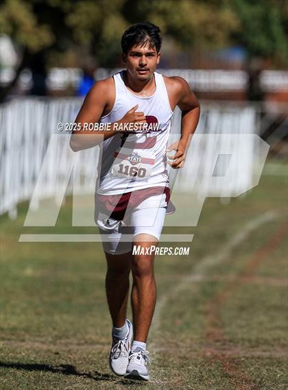 Thumbnail 3 in UIL 1A Boys Cross Country State Final photogallery.