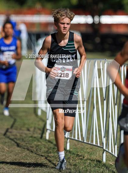 Thumbnail 3 in UIL 1A Boys Cross Country State Final photogallery.