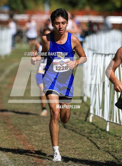 Thumbnail 3 in UIL 1A Boys Cross Country State Final photogallery.
