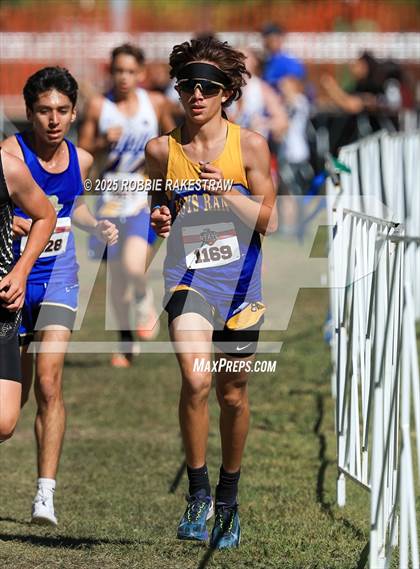 Thumbnail 3 in UIL 1A Boys Cross Country State Final photogallery.