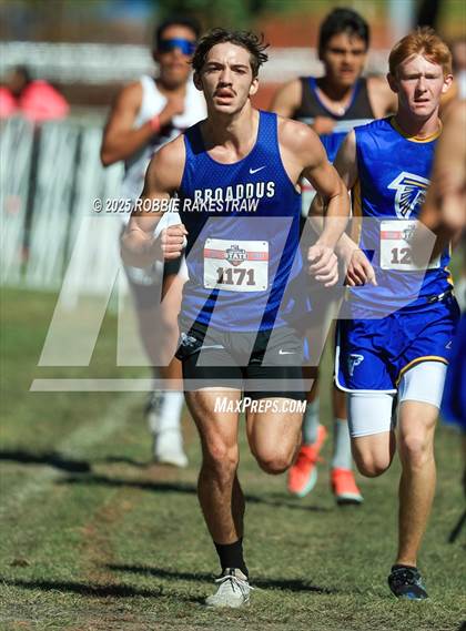 Thumbnail 2 in UIL 1A Boys Cross Country State Final photogallery.