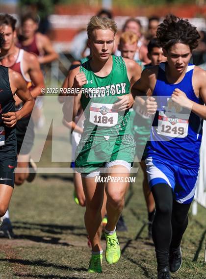 Thumbnail 1 in UIL 1A Boys Cross Country State Final photogallery.