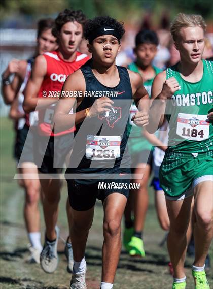 Thumbnail 3 in UIL 1A Boys Cross Country State Final photogallery.