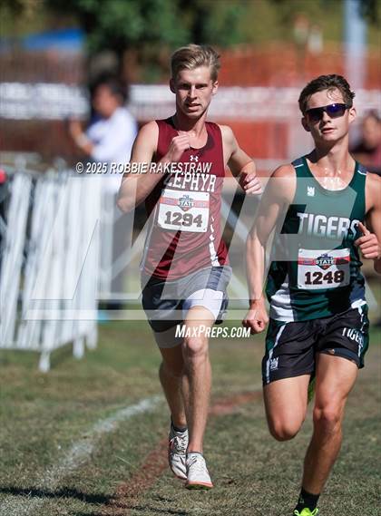 Thumbnail 3 in UIL 1A Boys Cross Country State Final photogallery.