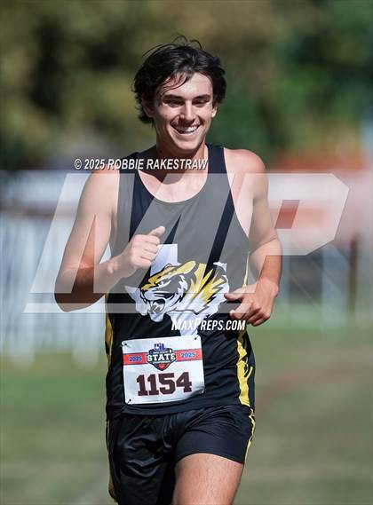 Thumbnail 3 in UIL 1A Boys Cross Country State Final photogallery.