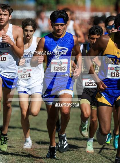 Thumbnail 2 in UIL 1A Boys Cross Country State Final photogallery.