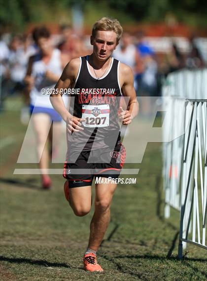 Thumbnail 2 in UIL 1A Boys Cross Country State Final photogallery.