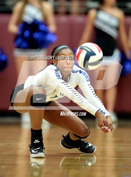 Thumbnail 1 in Carroll vs Byron Nelson photogallery.