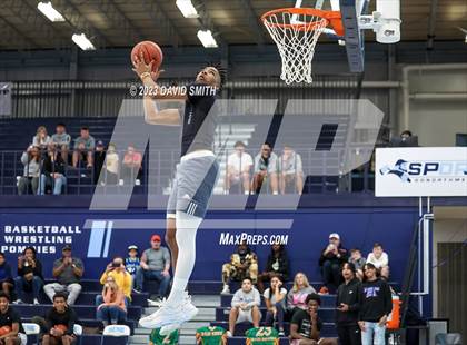 Thumbnail 2 in Metro Sports KC All-Star Game Dunk Contest photogallery.