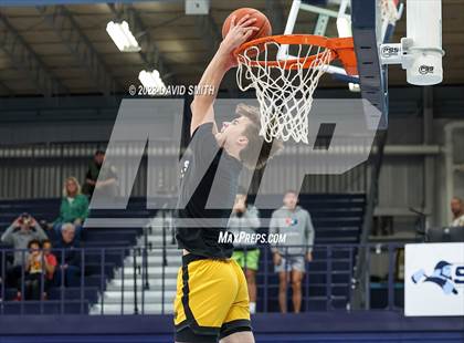 Thumbnail 3 in Metro Sports KC All-Star Game Dunk Contest photogallery.