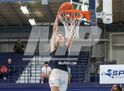 Thumbnail 3 in Metro Sports KC All-Star Game Dunk Contest photogallery.