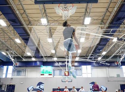 Thumbnail 1 in Metro Sports KC All-Star Game Dunk Contest photogallery.